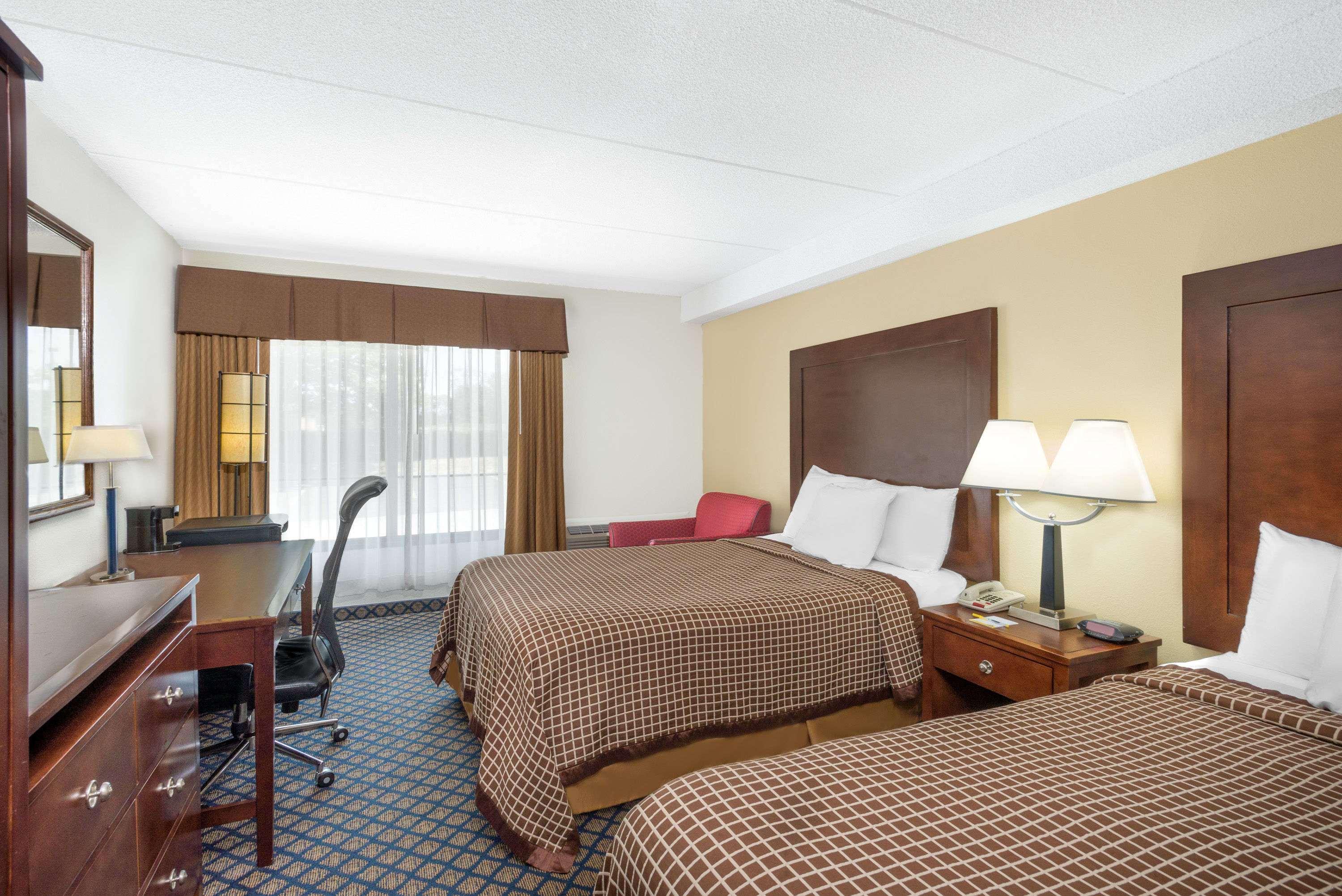 Days Inn By Wyndham Geneva/Finger Lakes Kültér fotó