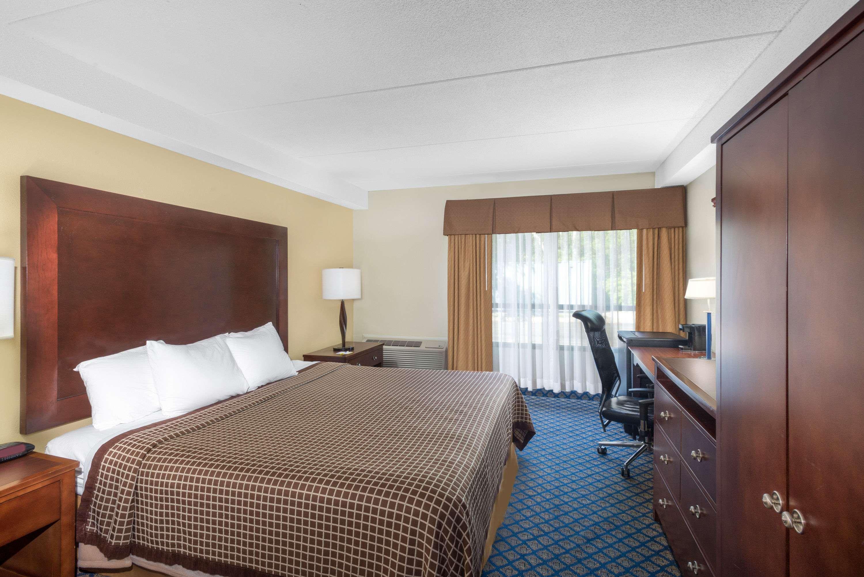 Days Inn By Wyndham Geneva/Finger Lakes Kültér fotó