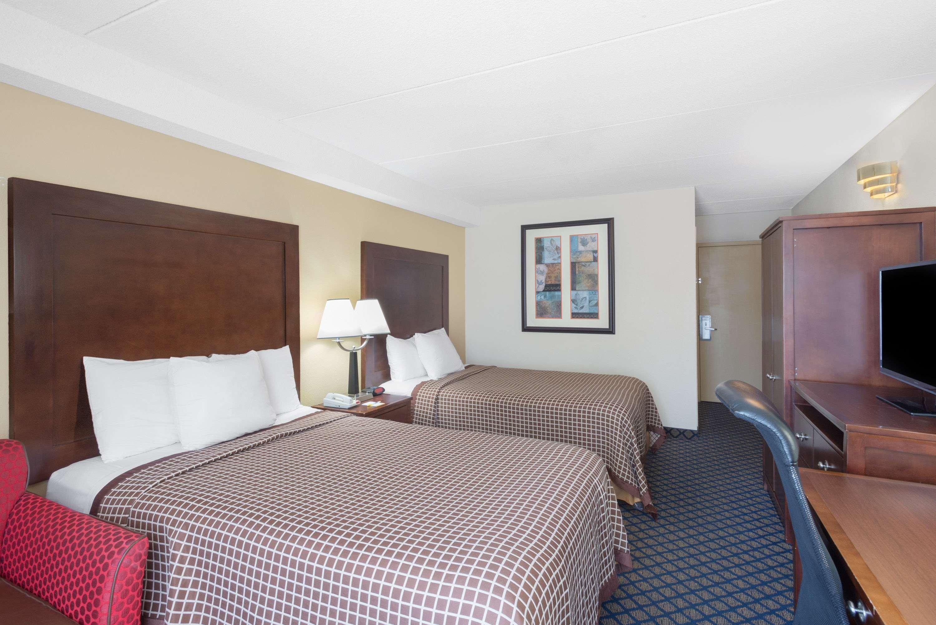 Days Inn By Wyndham Geneva/Finger Lakes Kültér fotó